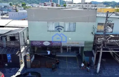 Prédio à venda no centro de caraguatatuba, sp com 477 m² de área construída localizado a apenas 50