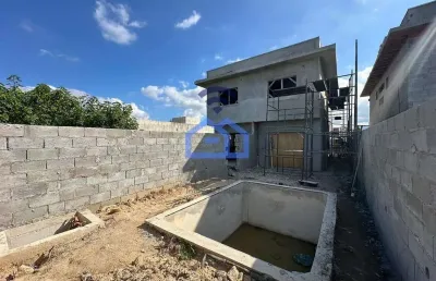 Sobrado novo com 2 suítes e piscina, à venda no bairro do golfinho em caraguatatuba, sp - previsão