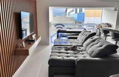 Apartamento de 2 dormitórios à venda no bairro do indaiá, localizado a apenas 50m da praia em carag