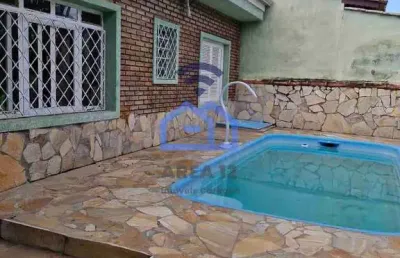 Oportunidade casa com piscina à venda no bairro da praia das palmeiras em caraguatatuba, sp