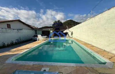 Casa com piscina à venda no bairro da martim de sá em caraguatatuba, sp