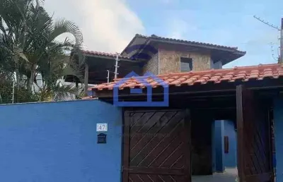 Sobrado com piscina à venda a apenas 30m da praia do porto novo em caraguatatuba, sp