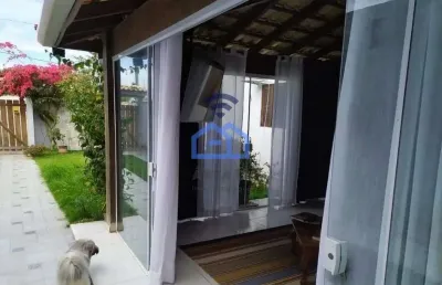 Excelente casa à venda localizada a apenas 50m da praia no bairro do porto novo em caraguatatuba, s