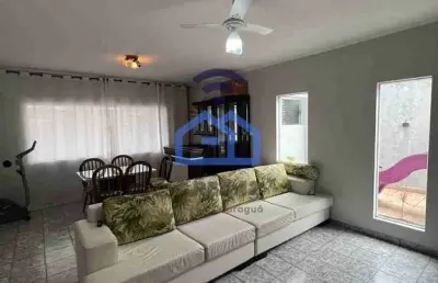 Casa com 4 quartos para alugar no Travessão, Caraguatatuba 