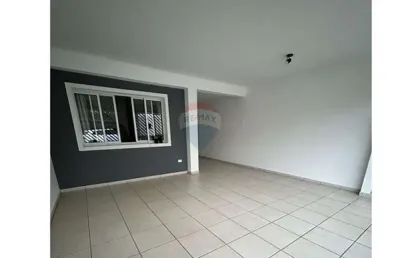 Casa com 3 dorms e churrasqueira e com 2 salões independentes para locação