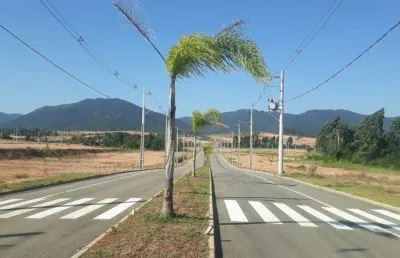 Venda | terreno com 360,00 m² | bem localizado | estrutura completa | areias de baixo, governador celso ramos-sc