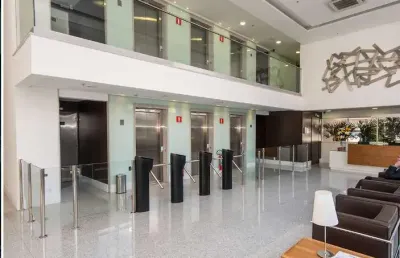 Sala comercial para locação no paraiso com 440m² 2 banheiros