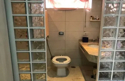 Sobrado residencial, 131 m², 2 vagas para autos, quintal, otimo local..