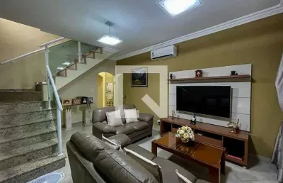 Casa com 3 quartos à venda na Rua Frei Gaspar de Deus, --, Vila Amália, São Paulo
