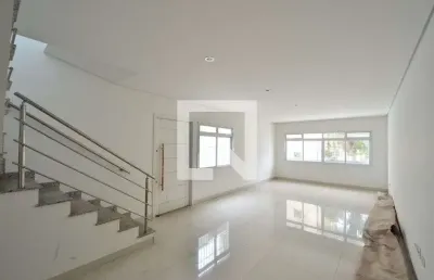 Casa com 3 quartos à venda na Rua Doutor Maurício de Lacerda, --, Saúde, São Paulo