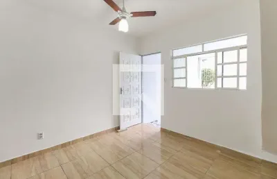 Casa com 2 quartos à venda na Rua dos Lírios, --, Itaquera, São Paulo