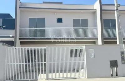 Linda casa em itajubá, 2 suítes, com piscina. 4min da praia