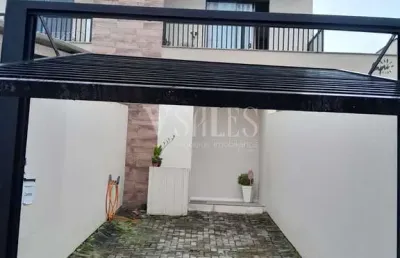 Apartamento mobiliado com entrada individual e sacada com churrasqueira!