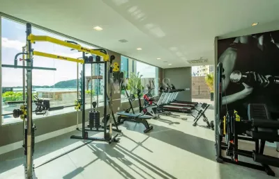 Cobertura beira rio mobiliada conforto e sofisticação