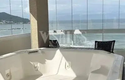 Cobertura exclusiva no centro de navegantes com vista panorâmica e 3 suítes