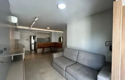 Apartamento à venda no itacorubi – 3 dormitórios, suíte, varanda e móveis planejados