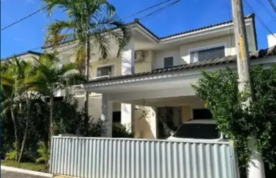 Casa em condomínio fechado com 4 quartos à venda na rua marta maria de jesus, buraquinho, lauro de freitas, 325 m2 por r$ 1.100.000