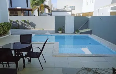 Casa em condomínio fechado com 4 quartos à venda na rua edna dos santos, buraquinho, lauro de freitas, 300 m2 por r$ 1.090.000