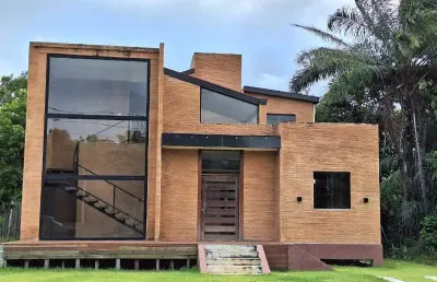 Casa em condomínio fechado com 4 quartos à venda na rodovia ba-099 - estrada do côco, boa união, camaçari, 400 m2 por r$ 1.100.000