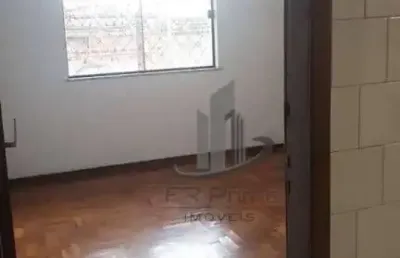 Excelente casa linear à venda no bairro jardim amália, em volta redonda!!