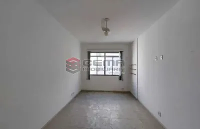 Kitnet / stúdio à venda na rua senador vergueiro, flamengo, rio de janeiro, 26 m2 por r$ 457.000