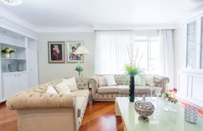 Apartamento no batel com 3 dormitórios, 2 vagas, sacada, com 174 m2 privativos