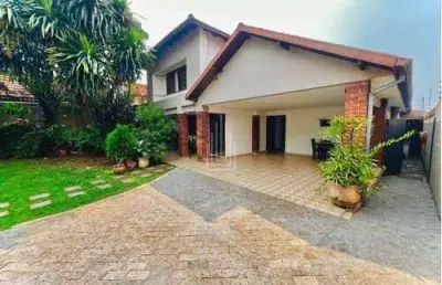 Casa à venda na Avenida Florianópolis, Jardim Ipê, Foz do Iguaçu