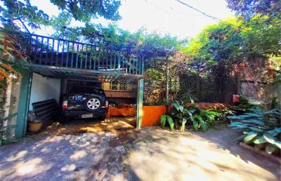 Chalé europeu no jardim petrópolis, 2 dormitórios, 1 suíte, 4 salas, edícula com suite, 3 banheiros, 2 vagas, 170 m2, r$840.000,00 brooklin
