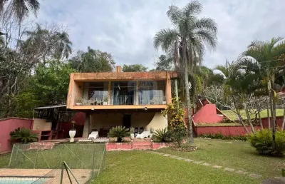 Casa com piscina e  muito verde no condomínio sausalito em mairiporã - r$1.200.000,00