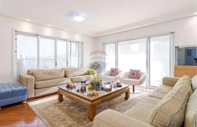 Apartamento tipo para venda com 3 quartos, sendo 3 suítes, 240m²