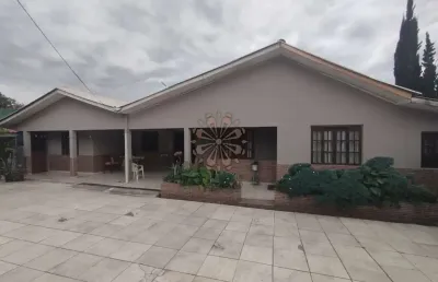 Casa com 4 quartos à venda na rua hermenegildo luca, 89, butiatuvinha, curitiba por r$ 950.000