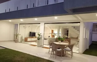 Casa no condominio santa helena com 5 suítes e 1.000m² de área