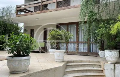 Casa em condomínio de luxo na barra da tijuca - 4 quartos, 2 suítes, 3 salas, 5 banheiros, 2 vagas, 301m² - rio de janeiro-rj