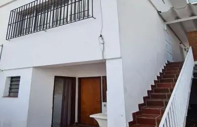 Sobrado á venda em pinheiros, com 3 dormitórios e 2 vagas!