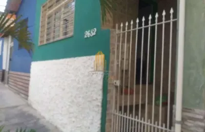 Alto de pinheiros - casa de 105m² com 2 dormitorios, 2 banheiros e sem vaga.