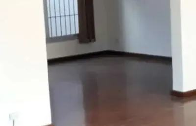 Butantã - casa de 443m² com 6 dormitórios (2 suites), 3 banheiros, 2 salas e 4 vagas.