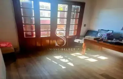 Morumbi, casa de 455m², 4 dormitórios sendo 2 suítes, 4 salas, e 4 vagas à venda.