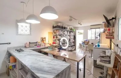 Vila clementino, casa de 240m², com 2 dormitórios, 2 banheiros, e 1 vaga à venda.