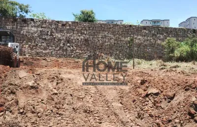 Terreno plano com 250m², situado no pinheirinho, em vinhedo