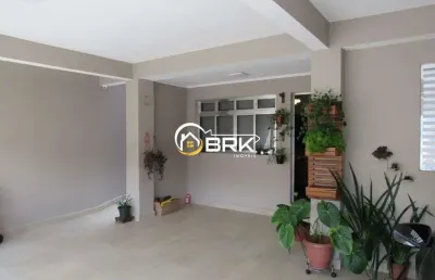 'sobrado de 250m² com mais 3 casas, por 900.000,00'