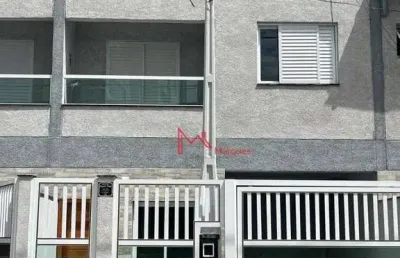 Sobrado individual triplex com 3 dormitórios, sendo 1 com sacada à venda, 125 m² por r$ 565.000 - aviação - praia grande/sp