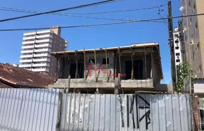 Sobrado individual com 3 dormitórios, sendo 3 suítes à venda, 151 m² por r$ 1.100.000 - tupi - praia grande/sp