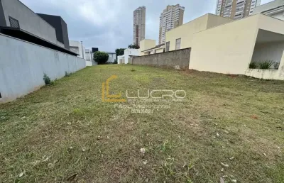 Lote com 360 m² em residencial villaggio iii, bauru - sp