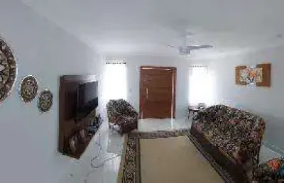 Venda de casa no bairro indaiá, em caraguatatuba/sp, 174m² c/ 2 suítes, varanda ampla, área gourmet c/ fogão a lenha, piscina e garagem. consulte-nos.
