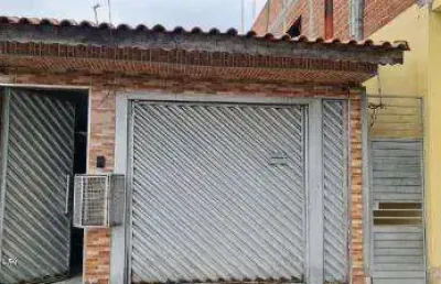 Venda de casa térrea na cidade miguel badra, em suzano/sp, 130m² com 2 quartos, sala de estar, quintal e garagem fecahda para 1 auto. consulte-nos.