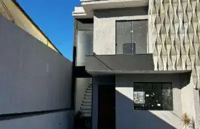 Venda de sobrado na vila lavínia, em mogi das cruzes/sp, 100m² com 3 quartos, suíte, quintal espaçoso e gramado, garagem para 4 autos. consulte-nos.