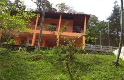 Venda de chácara residencial no mirante, em arujá/sp, área de 12.800m² com casa secundária, árvores frutíferas, piscina e churrasqueira. consulte-nos.