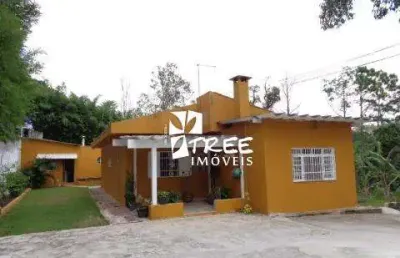 Venda de chácara no copaco, em arujá/sp, a/t de 1.700m², a/c 150m², 3 dorm, sala com lareira, espaço c/ churrasqueira, pomar e 10 vagas. consulte-nos.