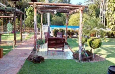 Venda de chácara em indiaporã/sp, ótima oportunidade com a/t de 6.050m², casa principal com 04 dorm. e casa secundária aconchegante! consulte-nos.