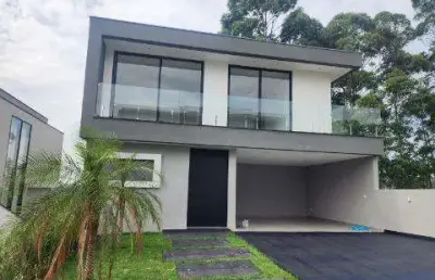Venda de sobrado moderno no condomínio arujá v, em arujá/sp, com 300m², 04 suítes, sala 03 ambientes, piscina e garagem para 04 carros. consulte-nos.
